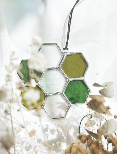 FLEUR EN NID D'ABEILLES - SUNCATCHER EN VITRAIL - Fait sur commande