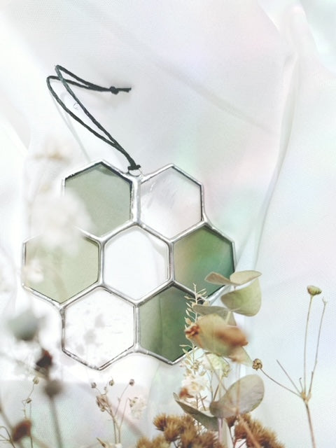 FLEUR EN NID D'ABEILLES - SUNCATCHER EN VITRAIL - Fait sur commande